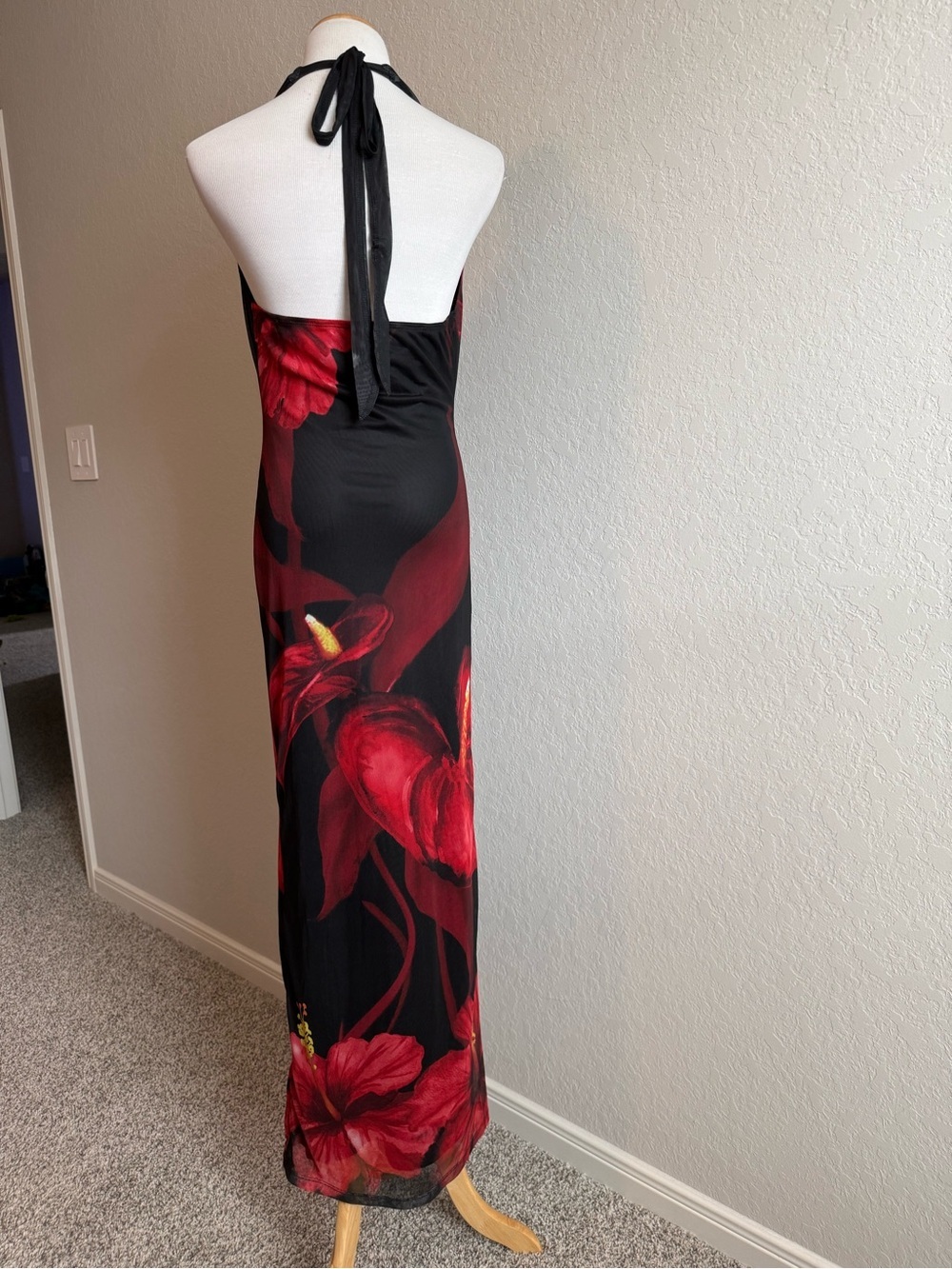 Anthurium Mesh Halter Dress - Picture 6 of 15